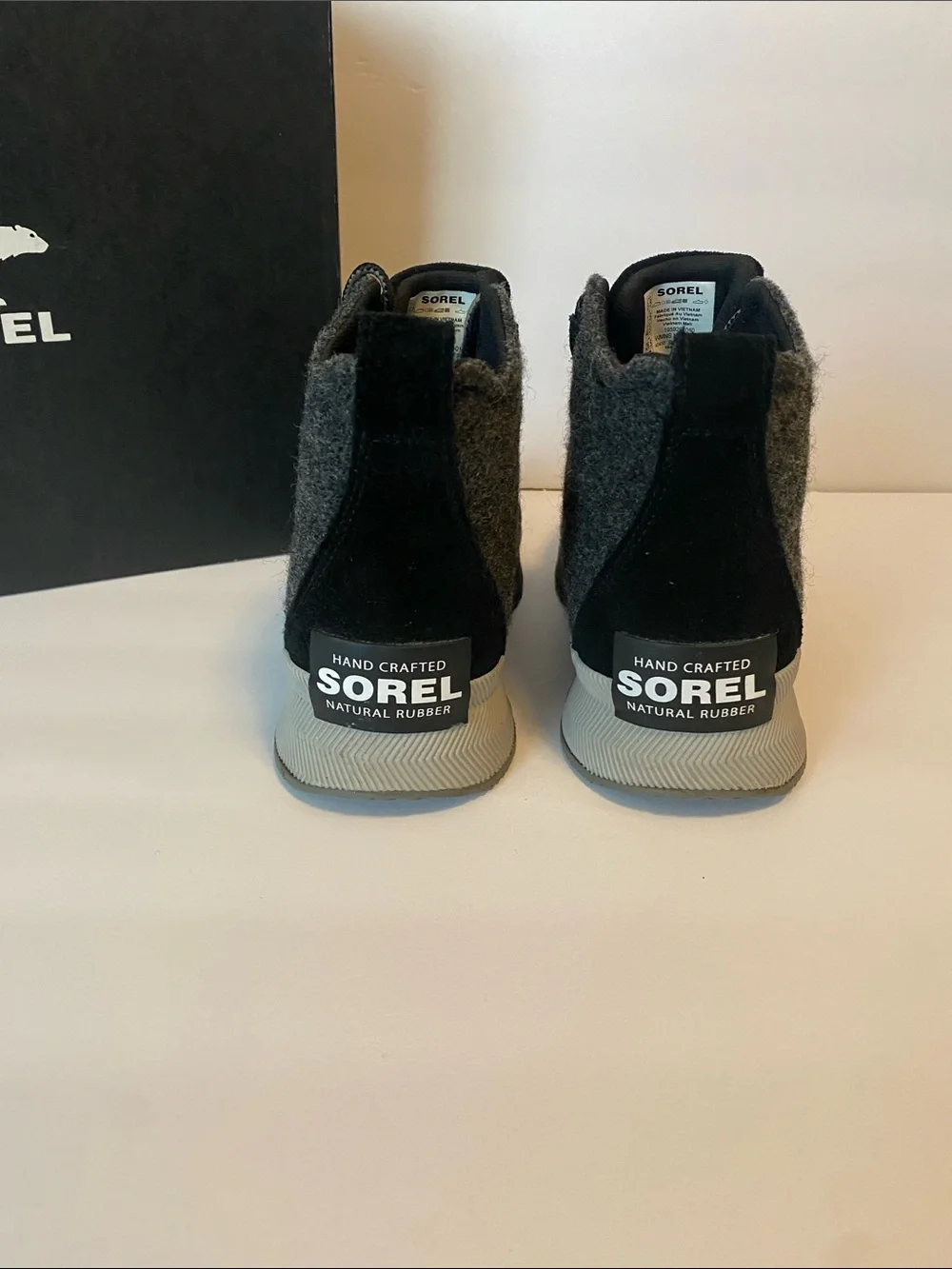 Sorel Woman’s Out N About Black and Gray Waterproof Duck Boots Size 9.5
